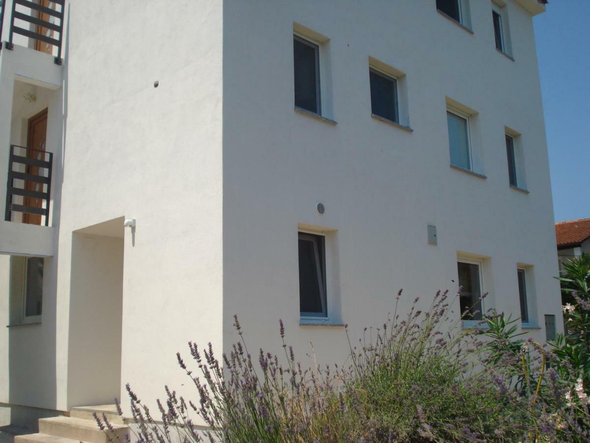 Apartment Premantura Luaran gambar
